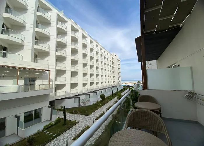 Luxury Serviced Apartmanhotel 3*