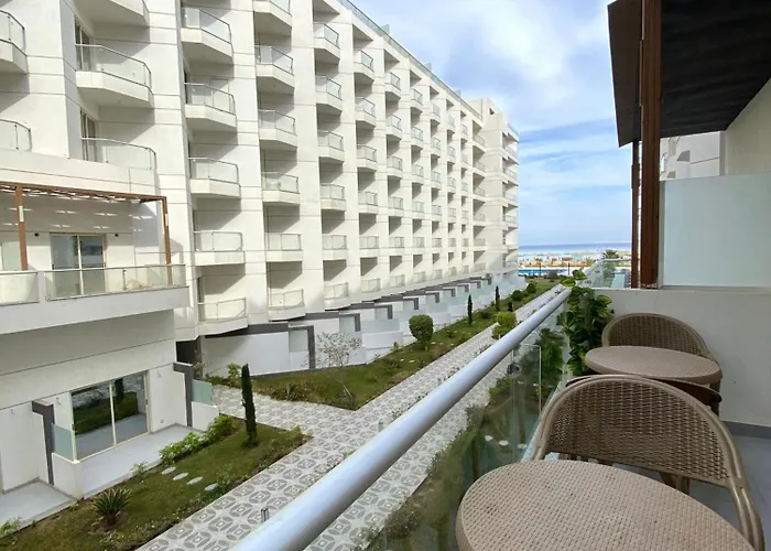 Luxury Serviced Apartmanhotel Gurdaka